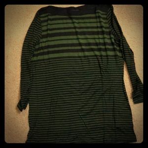 Green and black striped gap top